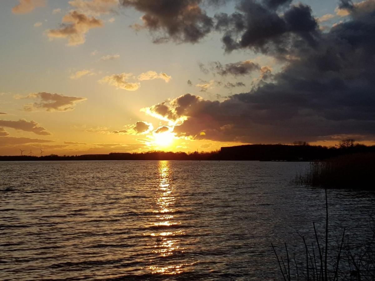 Seensucht & Urlaubstraeume, Ferienwohnung "Seeadler" Гросрешен Экстерьер фото